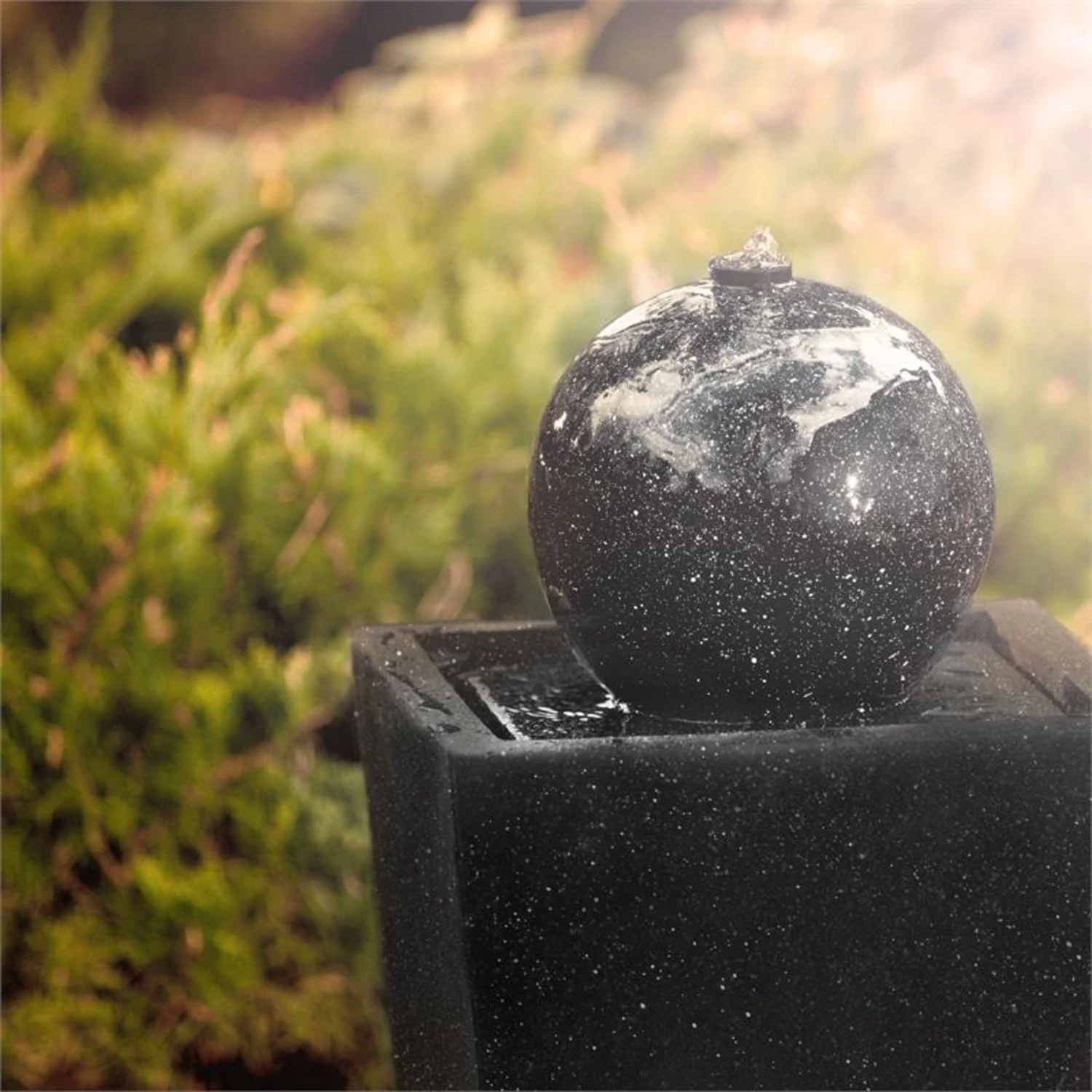 Königsbrunn Springbrunnen Solar 200 L/h LED Akku Basaltoptik 5 Königsbrunn Springbrunnen Solar 200 L/h LED Akku Basaltoptik – Bild 3