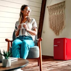 Audrey Retro-Kühlschrank 70 Liter 3 Regale 2 Türfächer Innenbeleuchtung -Haushaltsgerätegeschäft 10039692 yy 0002 logo