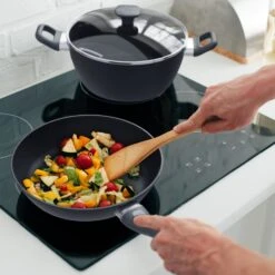 Noto Endurance Bratpfannen-Set Geschmiedetes Aluminium 3 Größen 2 Filz-Schoner 13 Noto Endurance Bratpfannen-Set Geschmiedetes Aluminium 3 Größen 2 Filz-Schoner -Haushaltsgerätegeschäft 10045004 yy 0003 logo